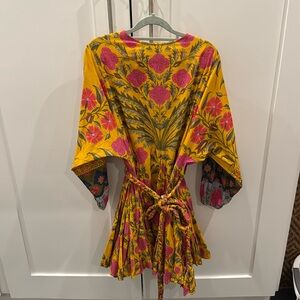 Rhode resort dress in size small, short

Cotton multicolor, with rope style belt